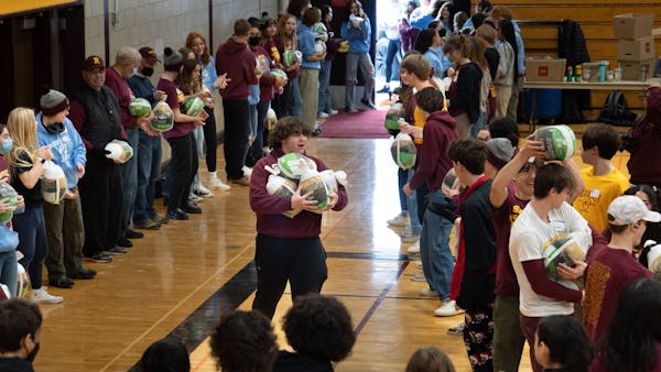 Roosevelt High School's annual event delivers holiday meals to Minneapolis families