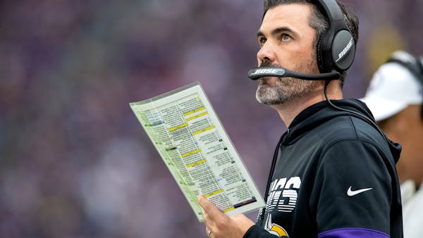 Vikings' offense tries to force defenses to communicate
