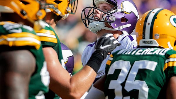 Vikings kick away chances to win in 29-29 tie with Packers
