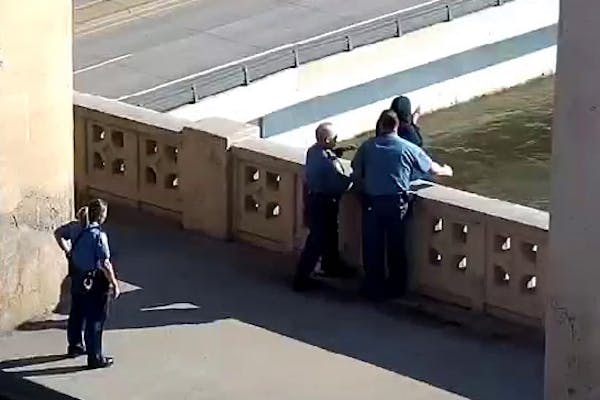 Police chief prevents suicide attempt on St. Paul bridge