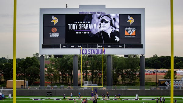 Vikings remember coach Tony Sparano (1961-2018)