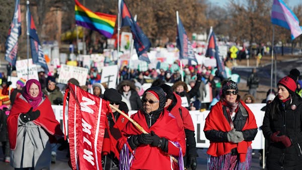 Thousands brave cold for Women's March 2019