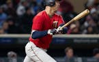 Mauer leaves Friday's game after aggravating neck injury