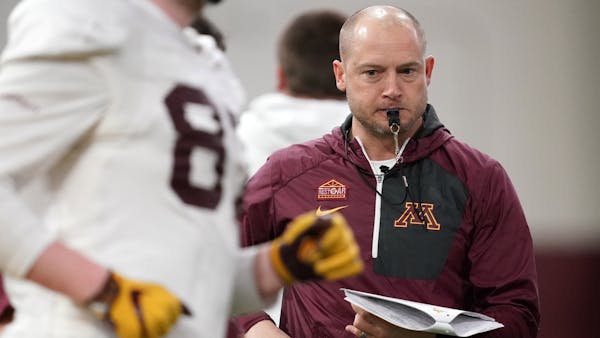 Gophers coach Fleck at spring football practice