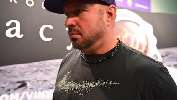 Before opening at U.S. Bank Stadium, Garth Brooks expressed love for Mpls.