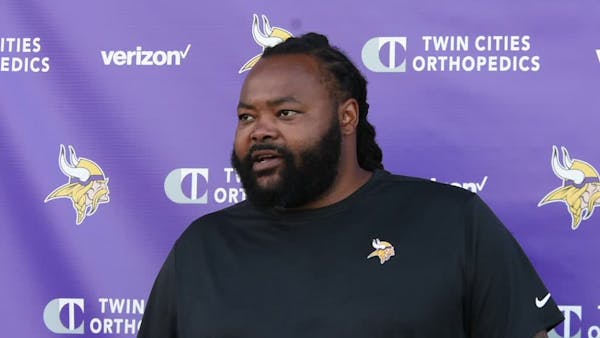 Ex-Vikings lineman Loadholt moves into scouting role
