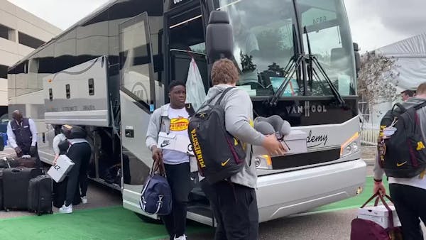 Gophers players arrive in Tampa ahead of Outback Bowl
