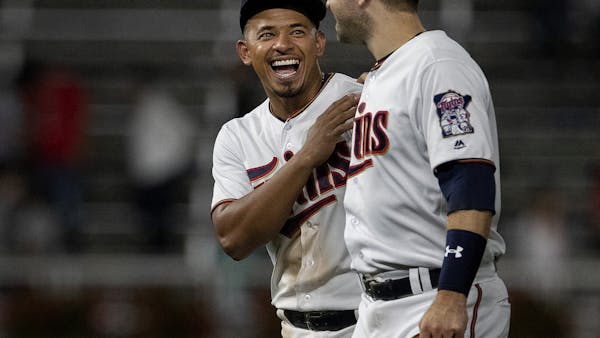 Escobar plays the hits as Twins rally past Red Sox