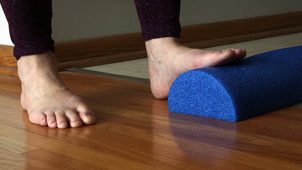 Minnesota yoga master shows how to exercise your feet