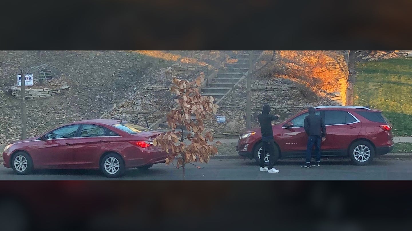 Carjacking in broad daylight