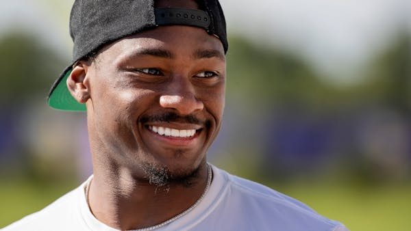 Diggs reacts to signing $72 million contract