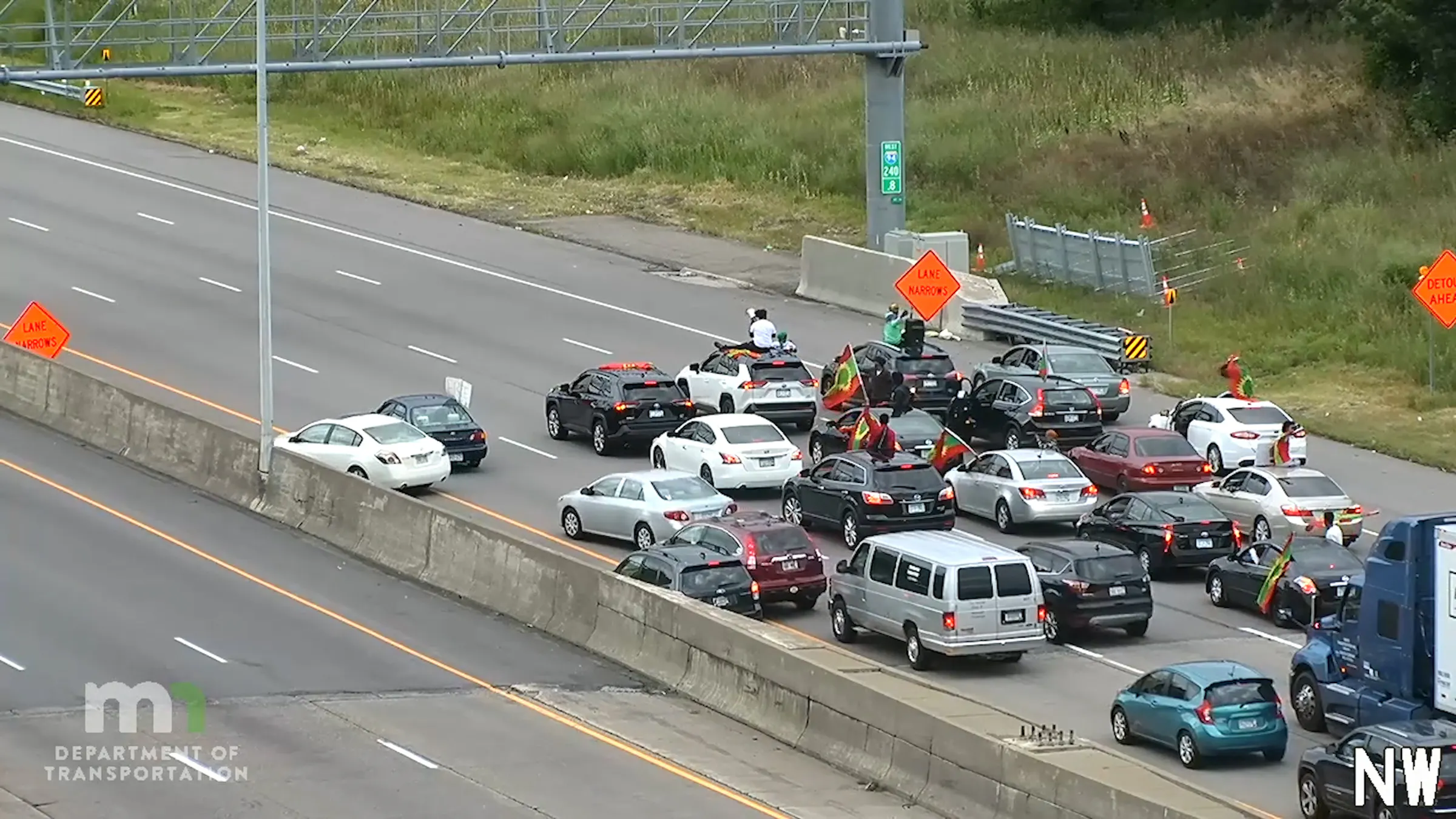 Protesters drive 10 mph in I-94 freeway blockade between St. Paul and ...