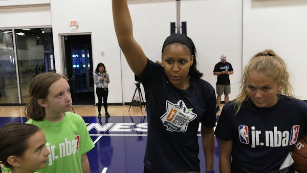 WNBA players kick off All-Star weekend with clinic