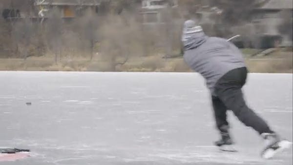 World record for longest ice hockey pass is set in the State of Hockey
