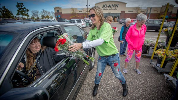The power of flowers on display in Maple Grove
