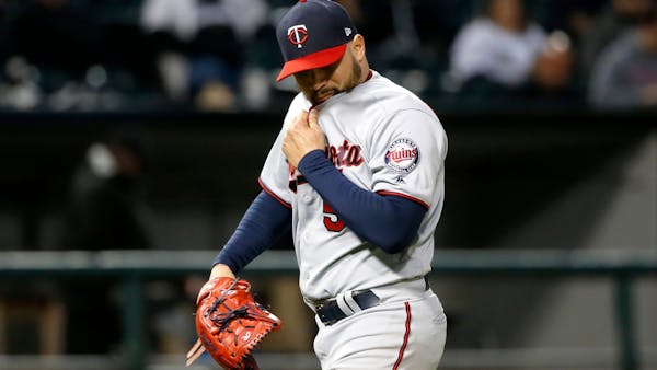 Santiago heads to 10-day DL as Twins plan to be 'careful' with starter