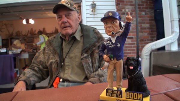 Bud Grant has another 'final' garage sale
