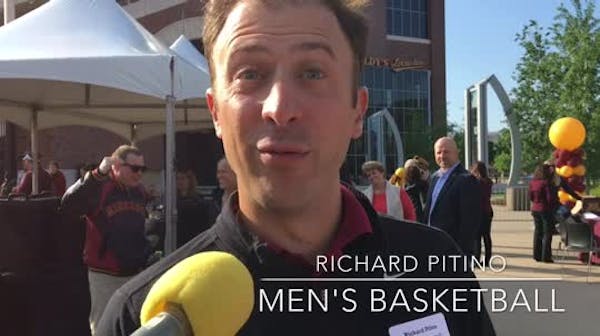 Pitino and Fleck talk; Goldy Gopher videobombs