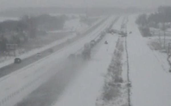 Reminder for pending storm - this is how not to drive: Massive pile-up on I-35 offers lessons