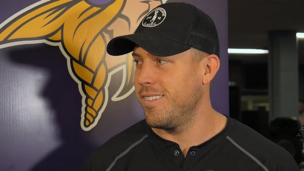 Keenum 'limited' in practice; Zimmer acting coy about Sunday's quarterback