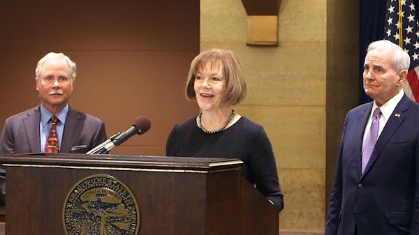 Dayton picks Lt. Gov. Tina Smith for Franken's Senate seat