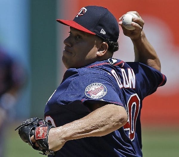 Colon loses chance to win first game as a Twin