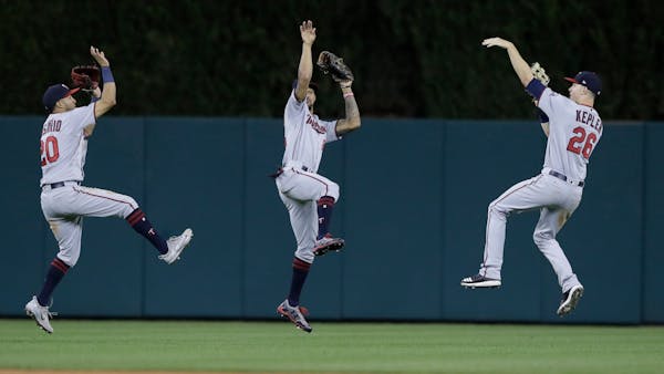Twins show off on offense and defense, extend winning streak to six games
