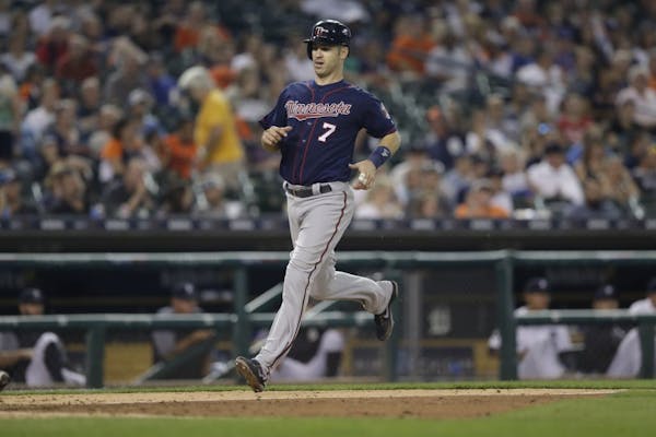 Mauer moves up Twins all-time list in a two categories