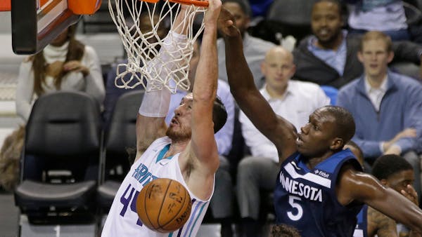 Wolves fall to Hornets for second consecutive loss