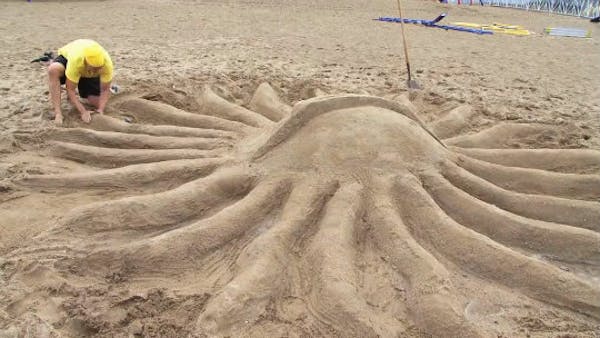 Sand artists share tips of the trade
