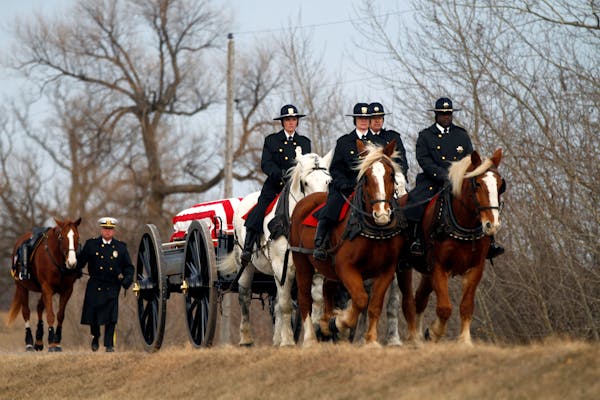 Thousands grieving Cold Spring officer 'now want answers'