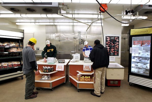 Students at U's meat lab learn secrets of processing meat