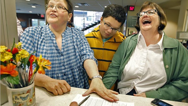 First Mpls gay couple gets marriage license