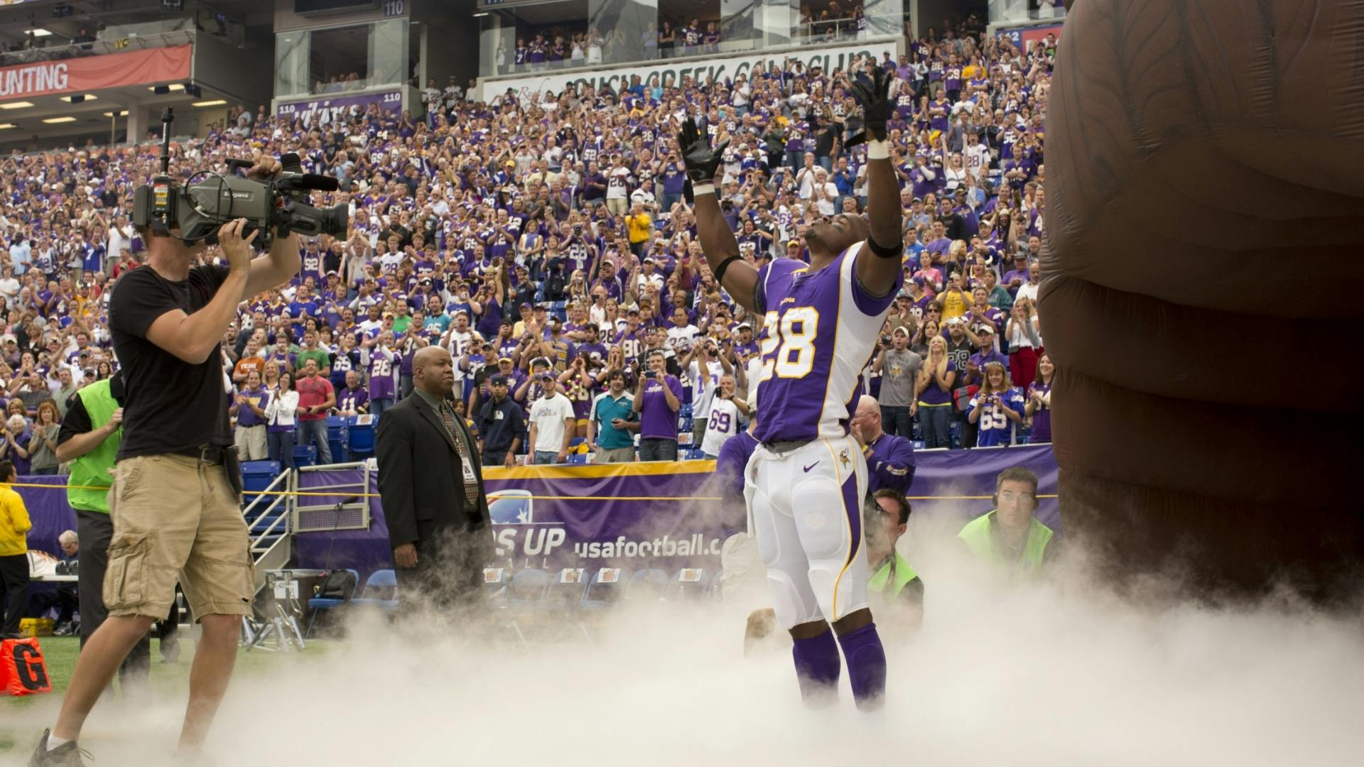 Vikings running back Adrian Peterson returned to the field for a two-touchdown performance against the Jacksonville Jaguars in the first game of the season. The Vikings won 26-23 in overtime.