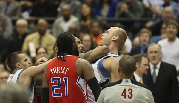 Clippers too much for Wolves in Adelman's return