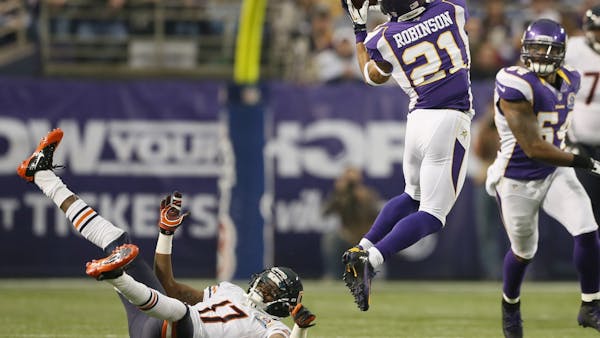 Slotted in a new role, Vikings' Robinson learns on the fly