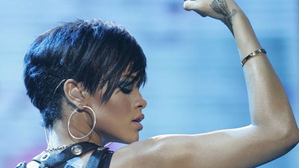 Video: Rihanna in A&E Spotlight