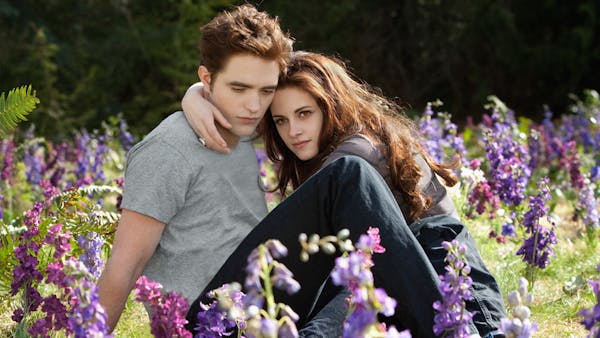 'Twilight': Undead love is a battleground