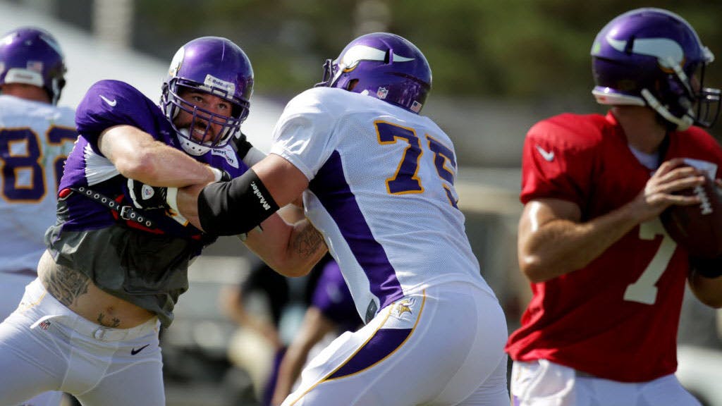 Vikings offensive lineman Matt Kalil and defensive end Jared Allen faced off in full pads for the first time at Vikings training camp in Mankato.