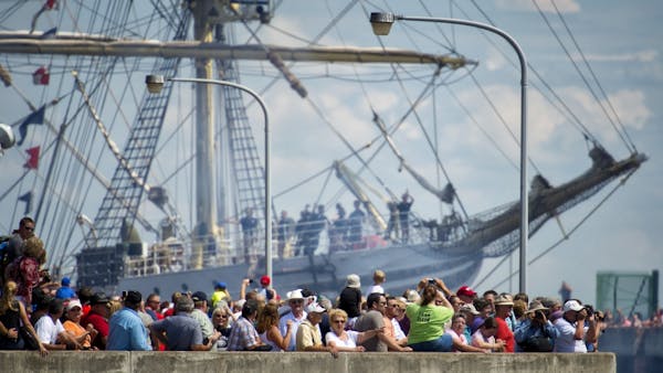 Tall ships festival begins in Duluth