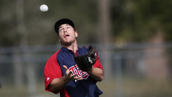 Full Twins squad reports to spring training