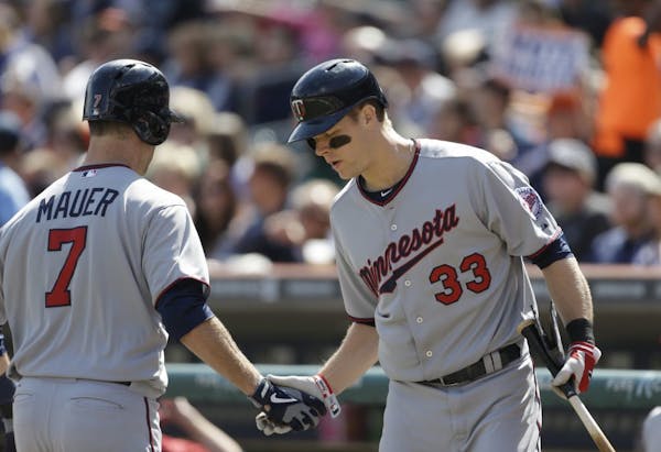 Mauer, Walters spark Twins in Detroit to end 10-game slide