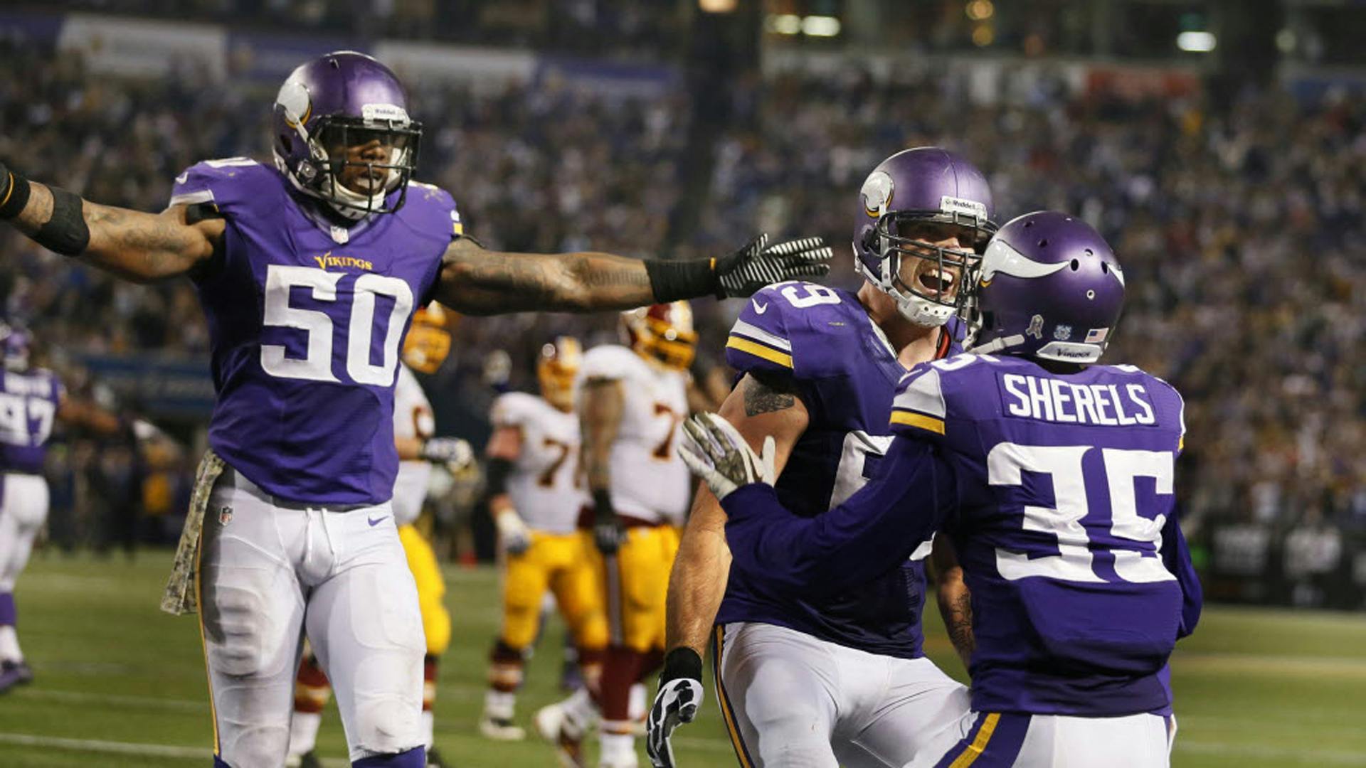 The Minnesota Vikings defeated the Washington Redskins 34-27, but starting quarterback Christian Ponder dislocated his left shoulder and did not finish the game.