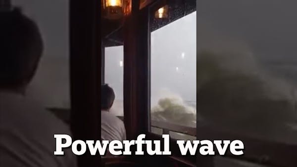Wave crashes in on Calif. diners