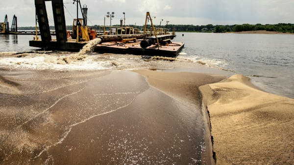 Minnesota's river transport connection blocked by silt