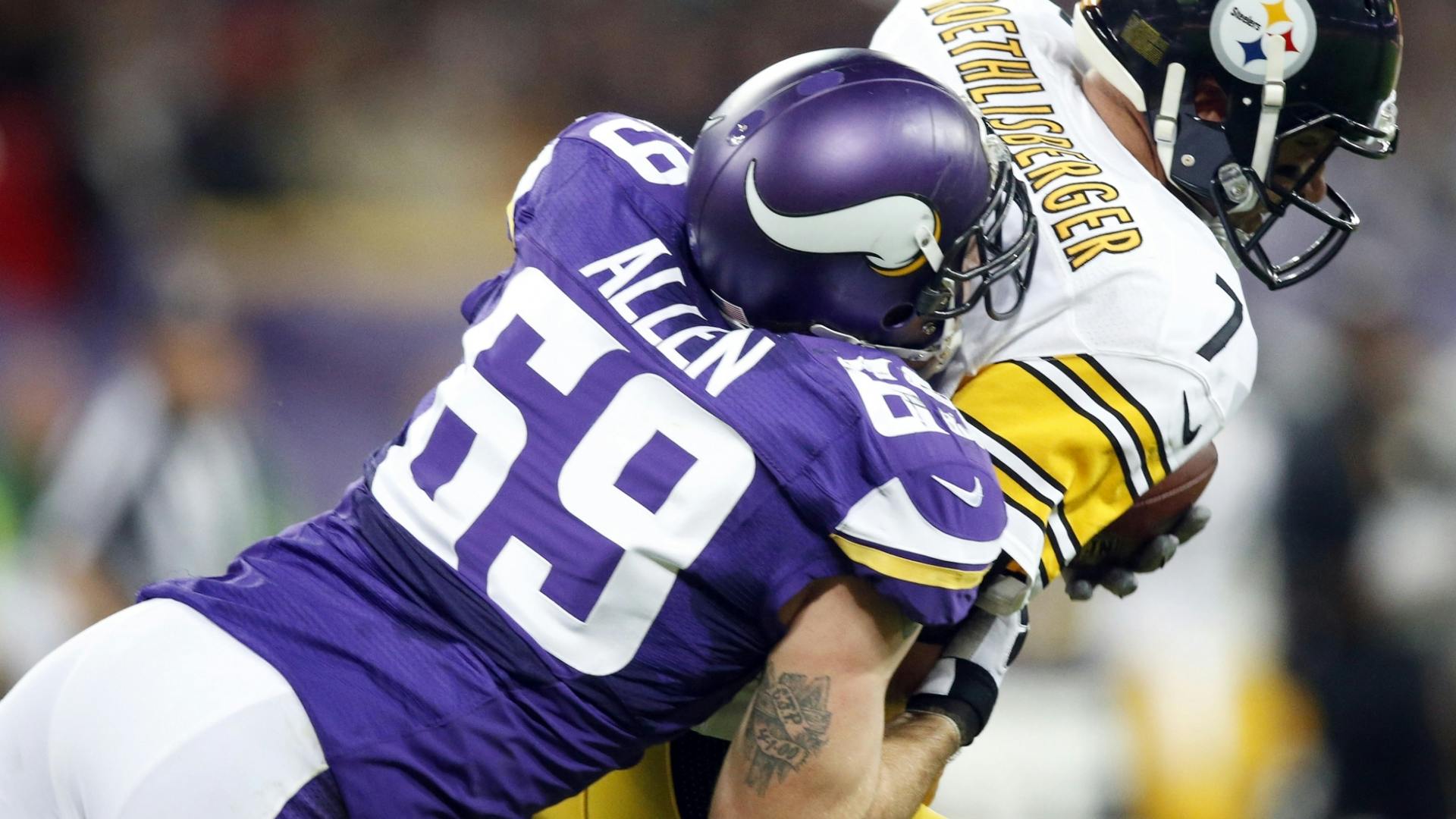 Vikings defensive end Brian Robison reflects on Jared Allen's impact on his career as he chases Derrick Thomas for third all-time in sacks.