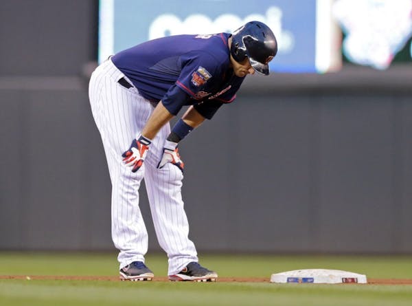 Mauer lands on disabled list with oblique strain