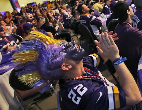 Vikings fans react to team passing on Manziel