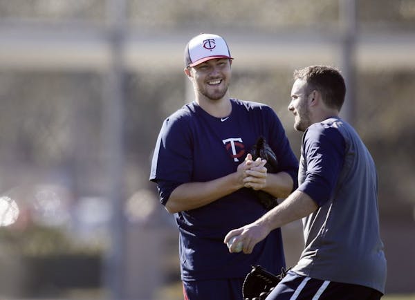 Hughes will rely on curveball with Twins this season