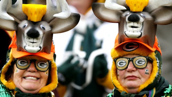 Vikings, Packers play to 26-26 tie after Green Bay storms back